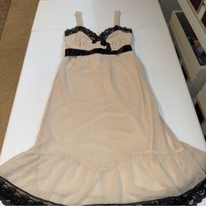 Vintage Y2K Charlotte Russe Lace Black And Beige Babydoll Peasant Dress Sz Small